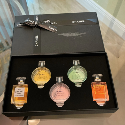 Chanel perfume gift - gift, –