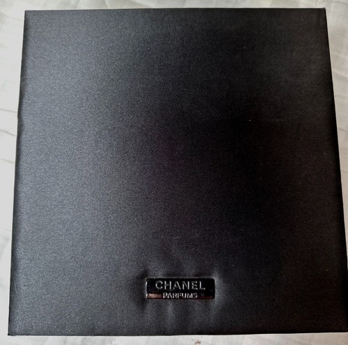 Chanel black perfume gift - gift, box